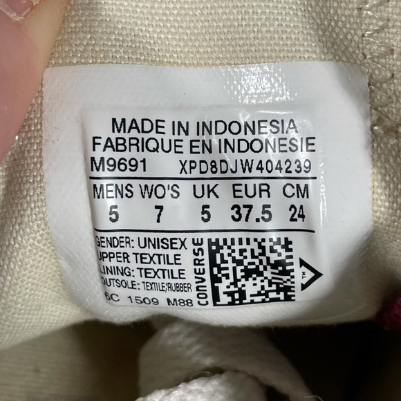 Converse All-Star women’s size 7 - Picture 8 of 8